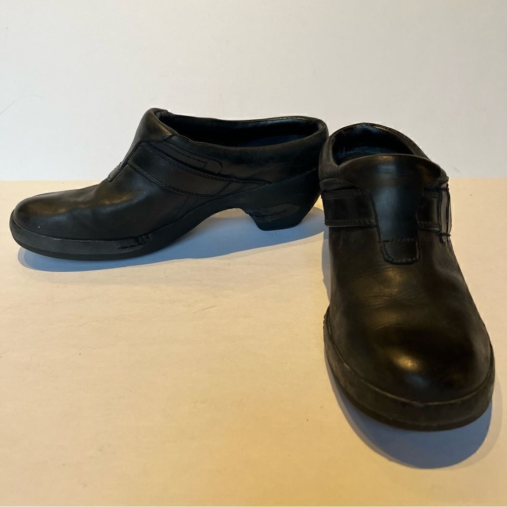 Merrell Women's Black Leather Clogsmules Size7.5